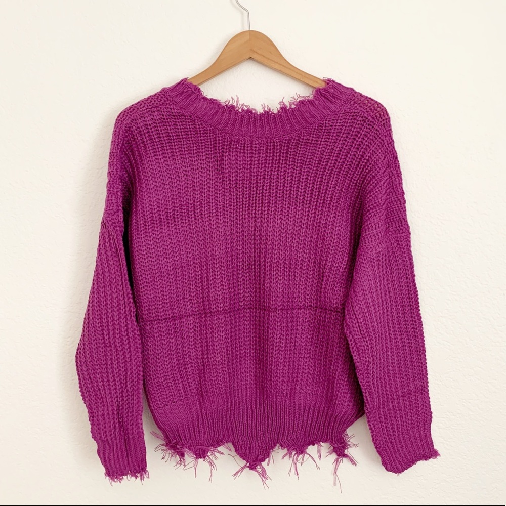V-Neck Frayed Sweater - Picture 12 of 13